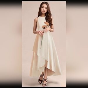 Elegant Cream Sleeveless Dress